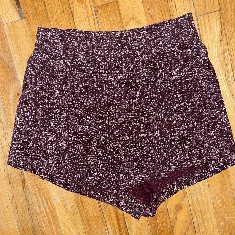 H&M polka dot maroon high waist shorts